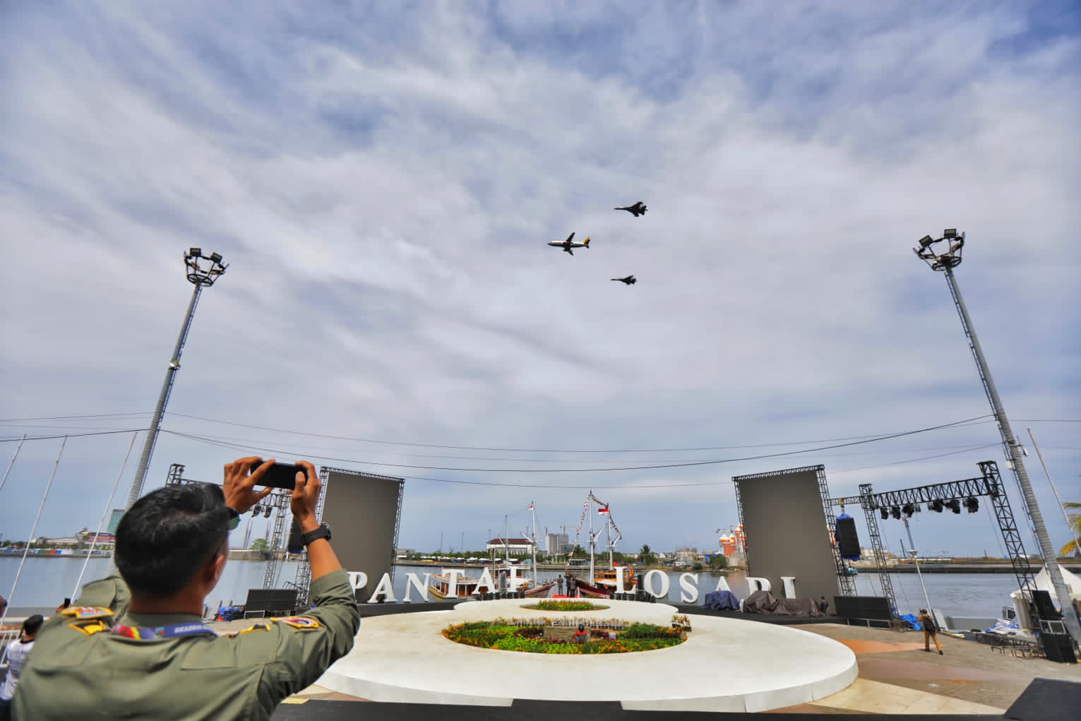 F8 Tunjukkan Atraksi Sukhoi, Warga Diimbau Tak Terbangkan Drone dan Balon Udara di Wilayah Ini